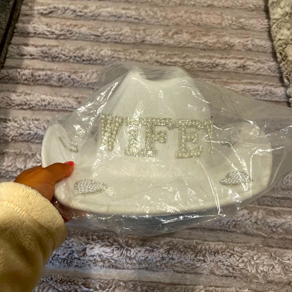 Wifey Cowboy Hat Adjustable - Picture 4 of 4